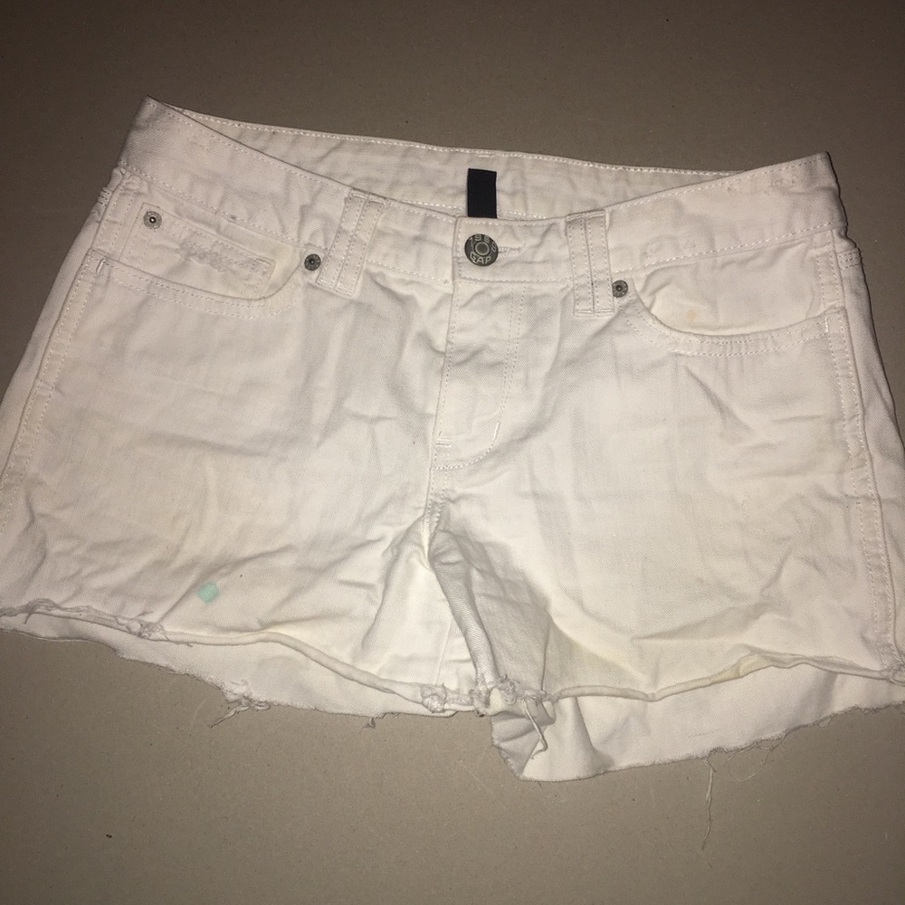 Gap white shorts